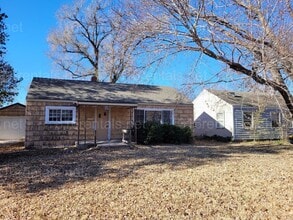 Building Photo - 1229 S Fern St