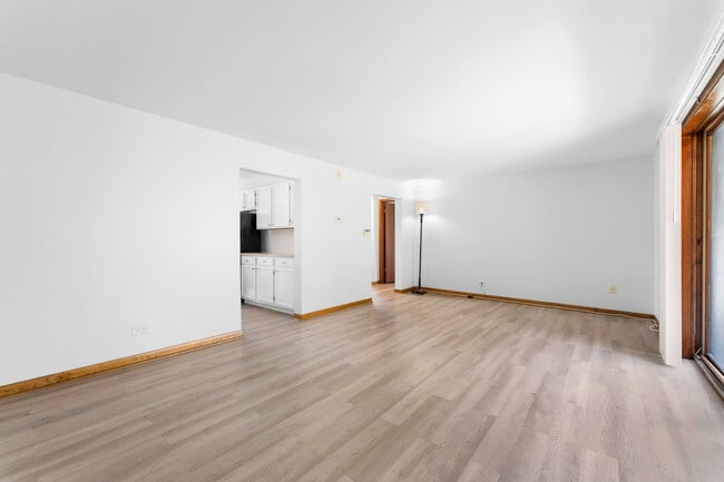 Building Photo - 3605 N Narragansett Ave