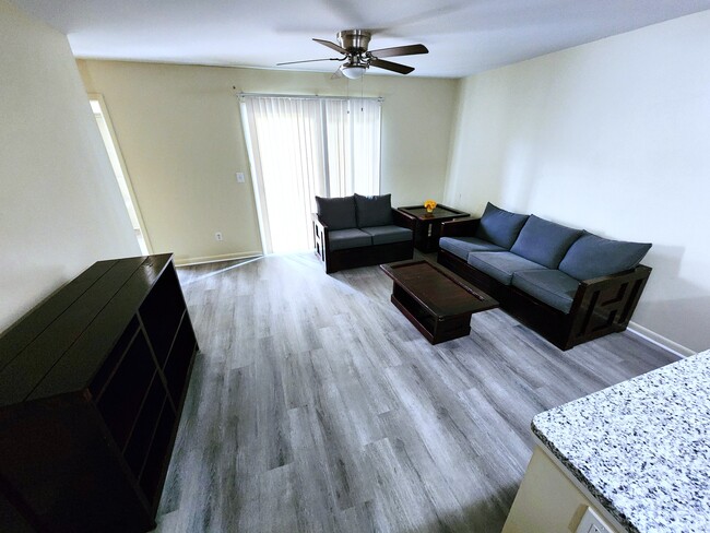 Livingroom - 1348 Hunters Rd