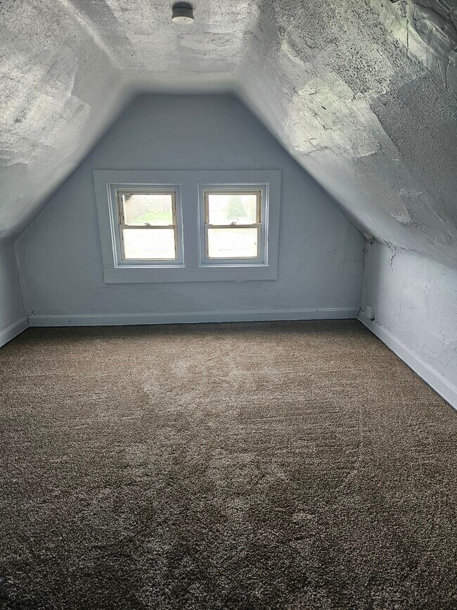 Building Photo - 4342 Vine St