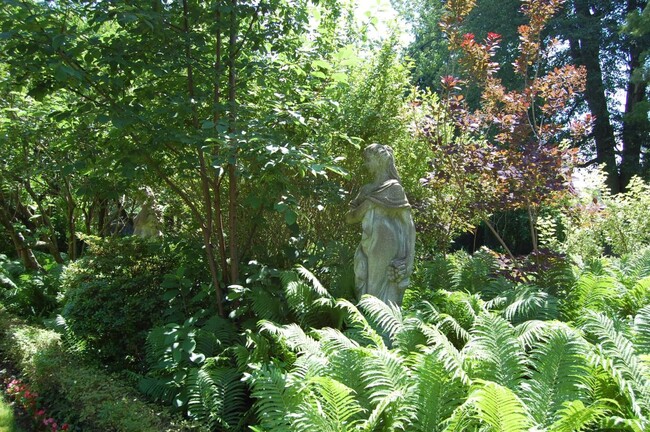 Statuary in gardens. - 60 Oakland Pl