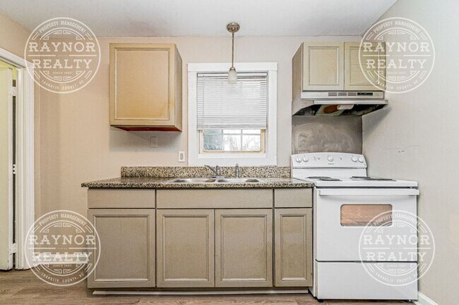 Foto del edificio - 1600 Poole Rd