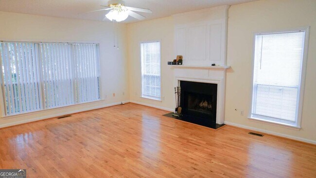Building Photo - 430 Bottesford Dr NW