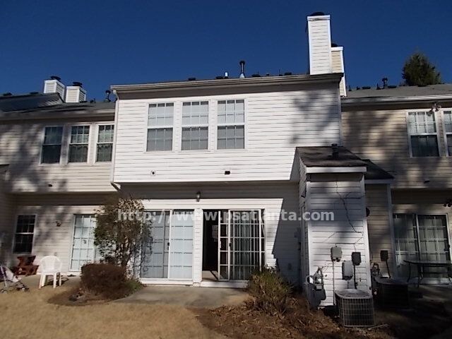 Building Photo - 82 Highoak Dr NE