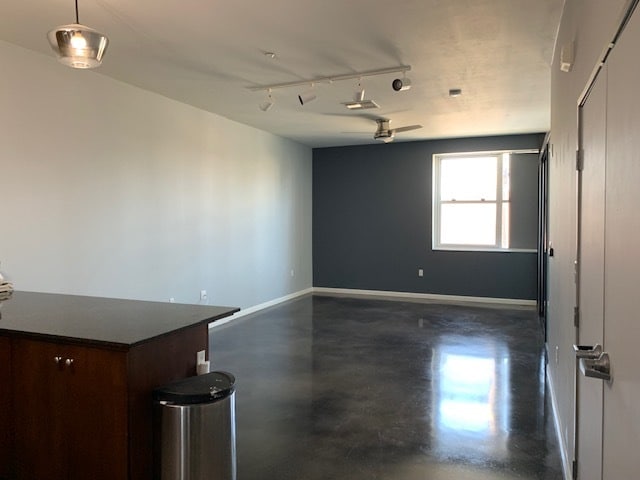 living area - 435 W Center Street Promenade
