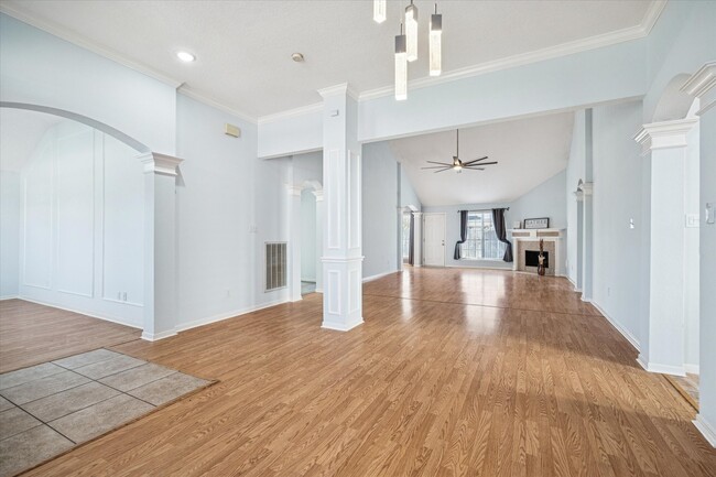 Foto del edificio - 3414 Sapling Oak Dr