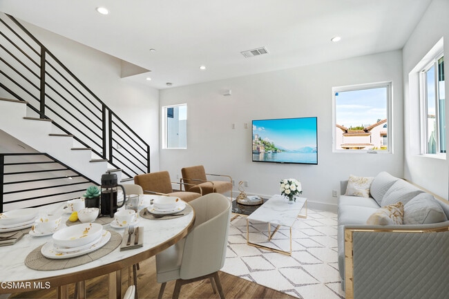 Building Photo - 10908 Hesby St