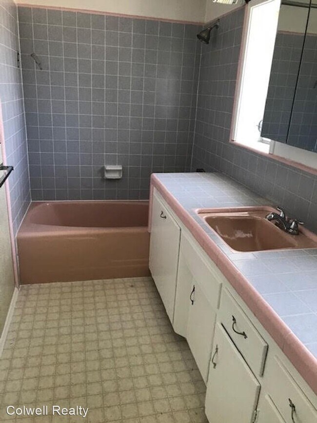 Foto del edificio - 1 br, 1 bath House - 2176 Leon Avenue