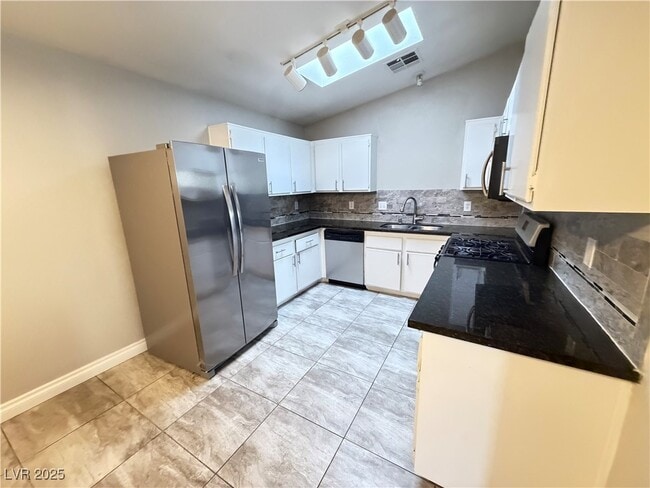 Foto del edificio - 1913 Poppy Hill St