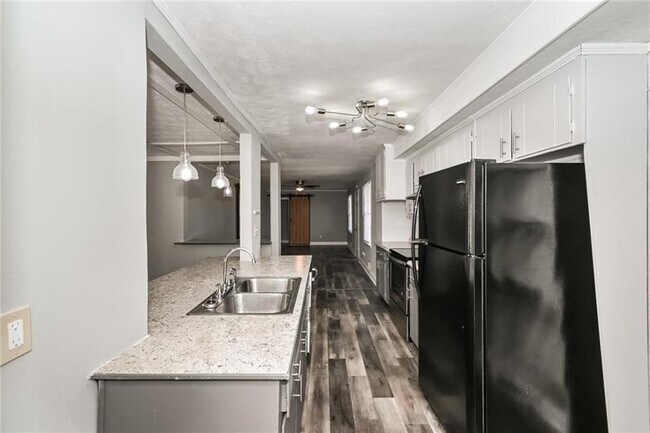 Foto del edificio - 5355 Orchard Pl