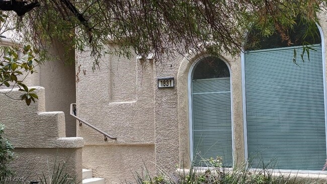 Building Photo - 1831 Granemore St