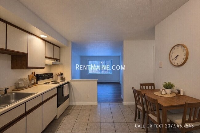 Building Photo - 20 Tall Pines Dr