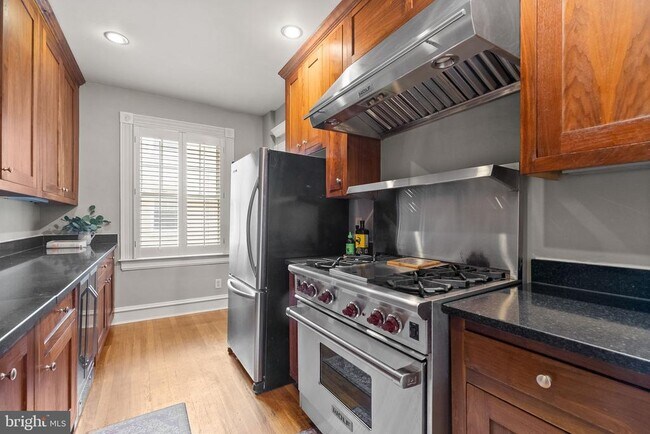 Foto del edificio - 5112 Connecticut Ave NW