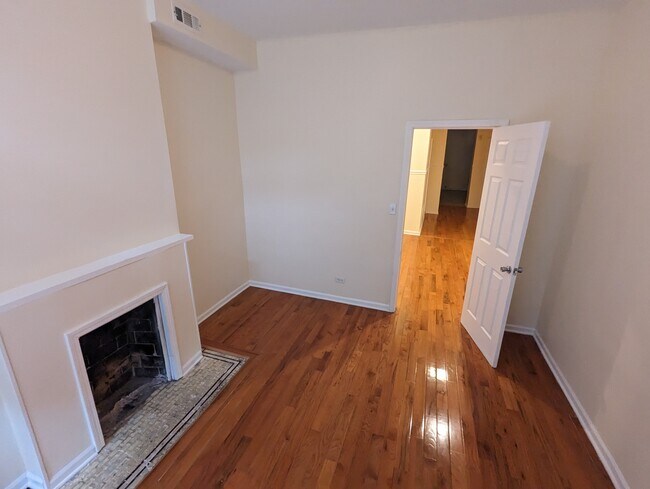 Foto del edificio - 6620 S Ingleside Ave