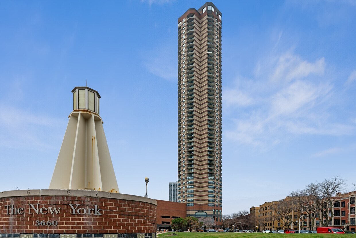 Primary Photo - 3660 N Lake Shore Dr
