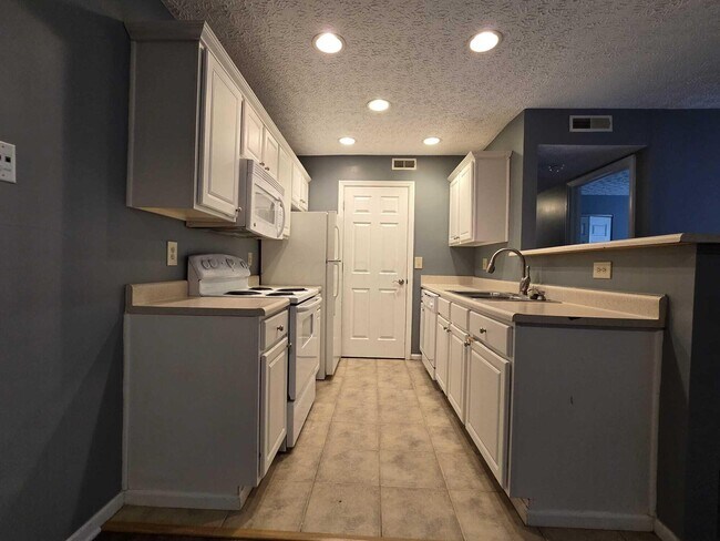 Foto del edificio - 5613 Cedar Springs Rd