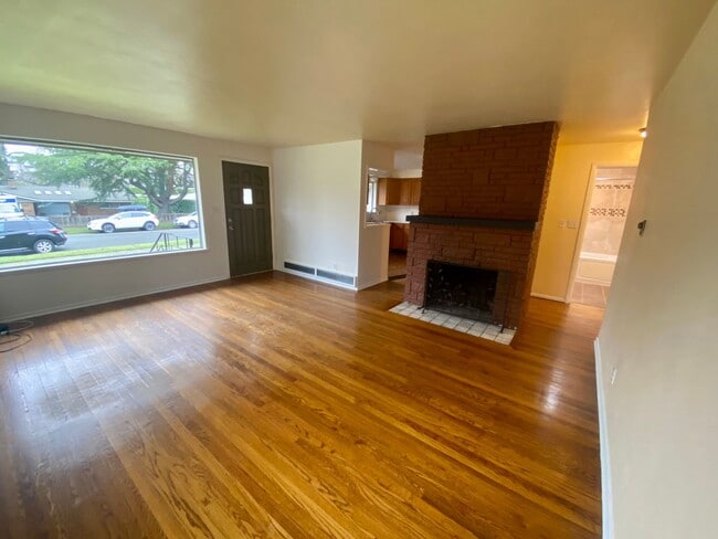 Building Photo - Time to Spring on this Crown Hill Home!