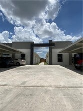 Building Photo - 17 Angelina Dr