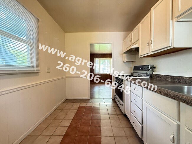 Foto del edificio - Charming 2-Bedroom Ranch for Rent- Section...
