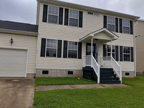 Building Photo - 811 Rilee Dr