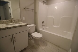 Interior Photo - Main2525