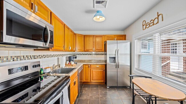 Building Photo - 124 W Heather Rd