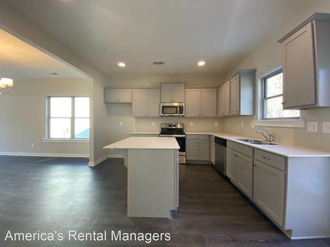 Building Photo - 4 br, 2.5 bath House - 7941 St. James Drive