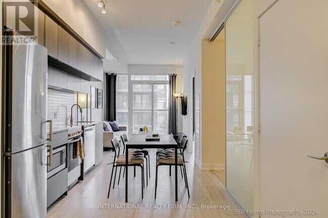 Building Photo - 181 Dundas St E