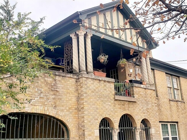 Foto del edificio - 4626 Columbia Ave
