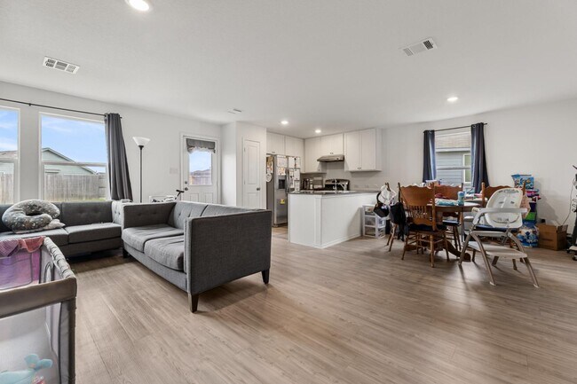 Building Photo - 726 Tulsa Trl