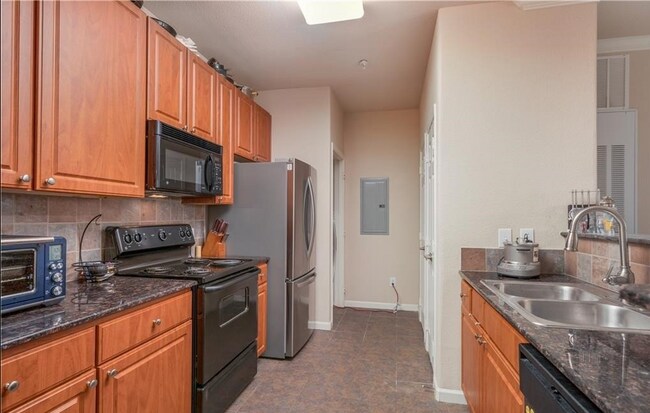 Foto del edificio - 600 13th St E