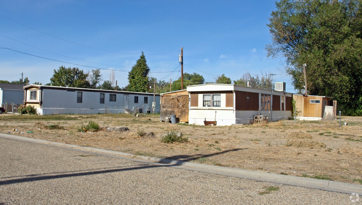 Primary Photo - 415 1st Ave N