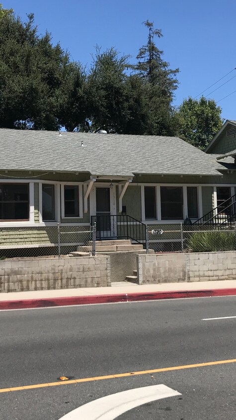 Foto principal - 1318 Monterey Rd