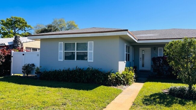 Photo - 1260 SW 32nd St House
