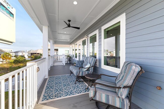 Foto del edificio - 22520 Bay Point Dr