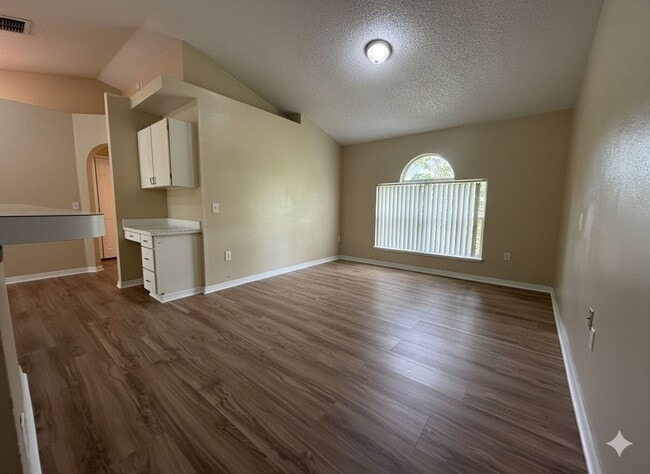 Building Photo - COMING SOON: Charming Home in Prime Deltona Neighborhood