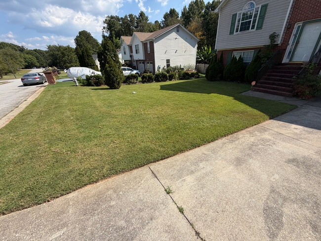 Building Photo - Room in Single Family Home on Valley Green Rd
