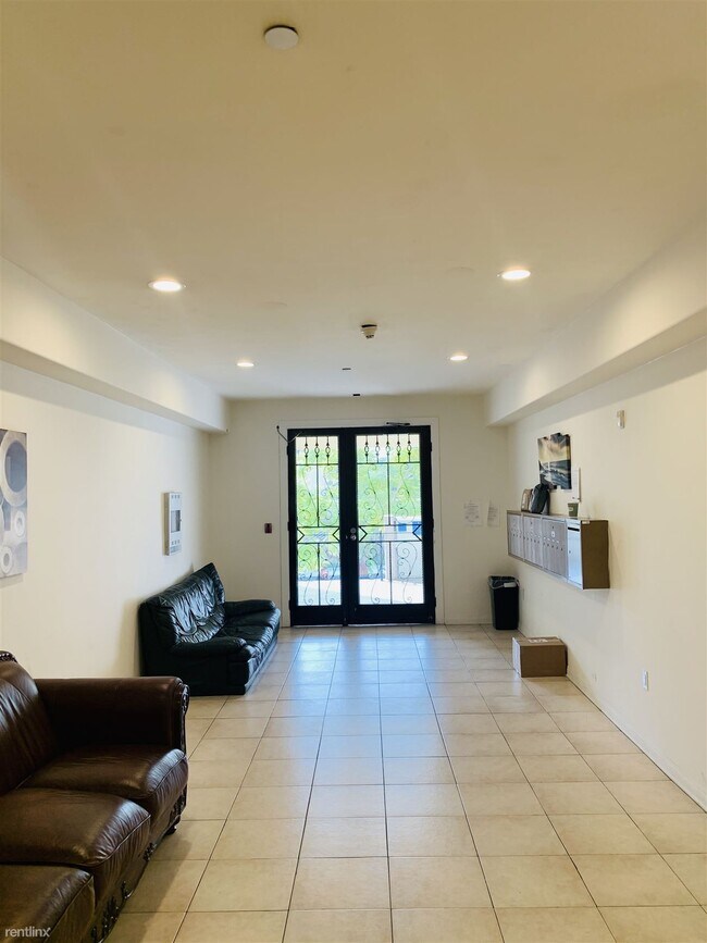 Building Photo - 9315 Alcott St