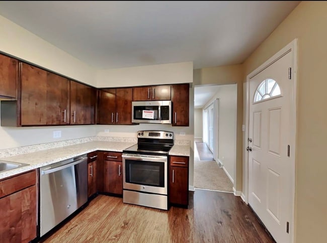 Building Photo - 569 Germaine Ln