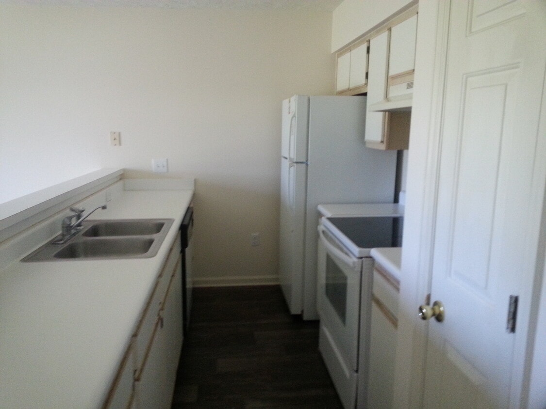 Foto principal - 1 Bedroom Condo in Waterway Village