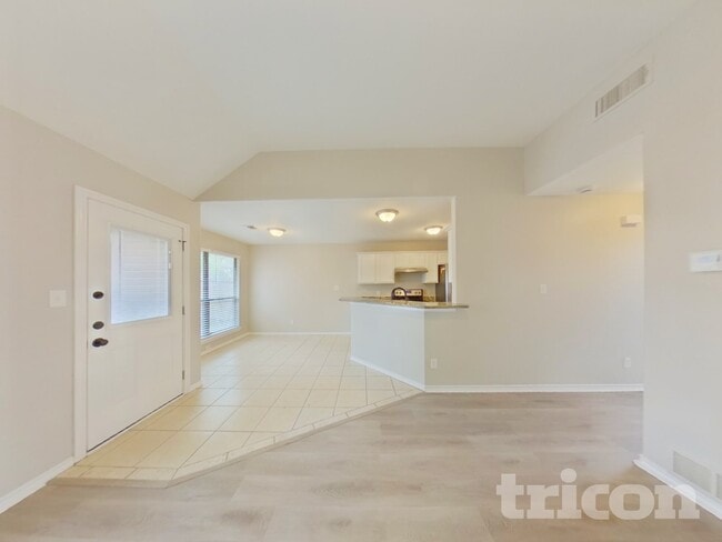 Building Photo - 108 Parkwood Ct