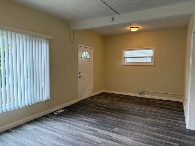 Foto del edificio - Charming 3-Bedroom Home in the Heart of Ov...