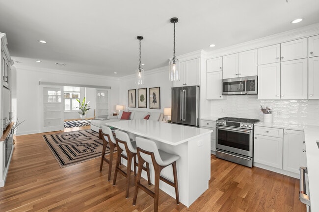 Building Photo - 35 Moorland Dr