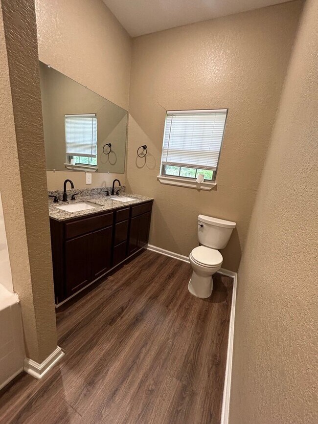 Foto del edificio - 5302 Summit St