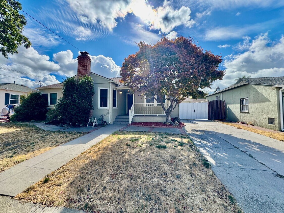 Foto principal - Remodeled 3Bed/2Bath Home in San Leandro –...