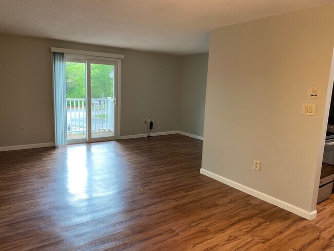 Foto del edificio - 30 Silver Hill Ln