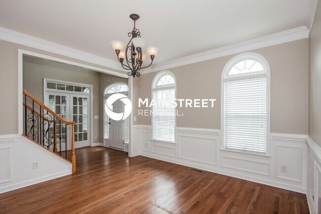 Foto del edificio - 4 Bedroom Pet-Friendly Home in Matthews, NC with Main Street Renewal