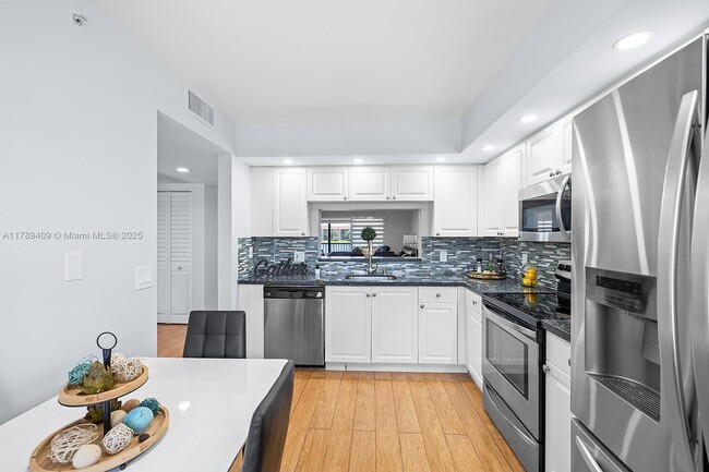 Foto del edificio - 550 SW 138th Ave