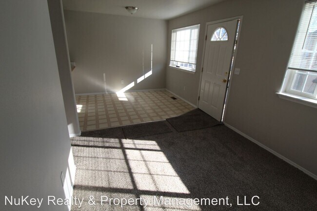 Foto del edificio - 3 br, 2 bath Apartment - 652 S. Perry St.
