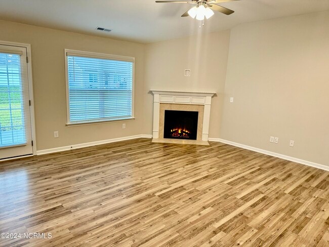 Building Photo - 720 Oleander Dr